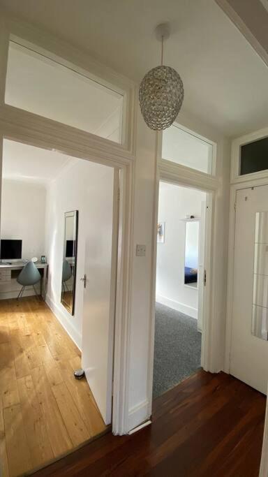 2 Bedroom Flat In Camberwell Green - Central Location With Excellent Connections To Tourist Attractions And Main London Airports Exteriér fotografie