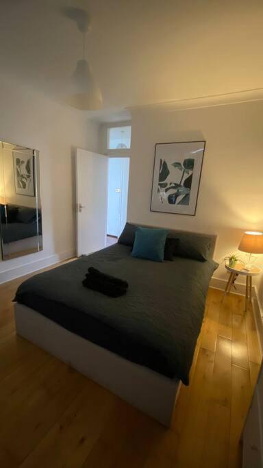 2 Bedroom Flat In Camberwell Green - Central Location With Excellent Connections To Tourist Attractions And Main London Airports Exteriér fotografie