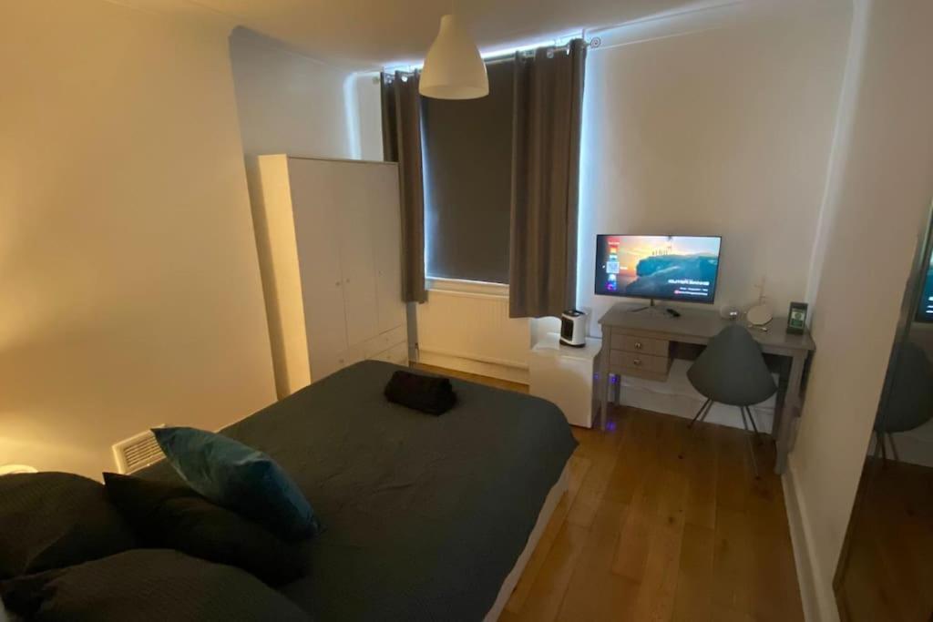 2 Bedroom Flat In Camberwell Green - Central Location With Excellent Connections To Tourist Attractions And Main London Airports Exteriér fotografie