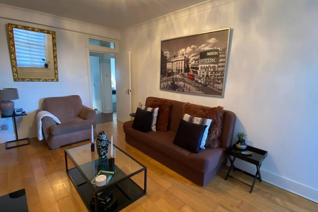2 Bedroom Flat In Camberwell Green - Central Location With Excellent Connections To Tourist Attractions And Main London Airports Exteriér fotografie